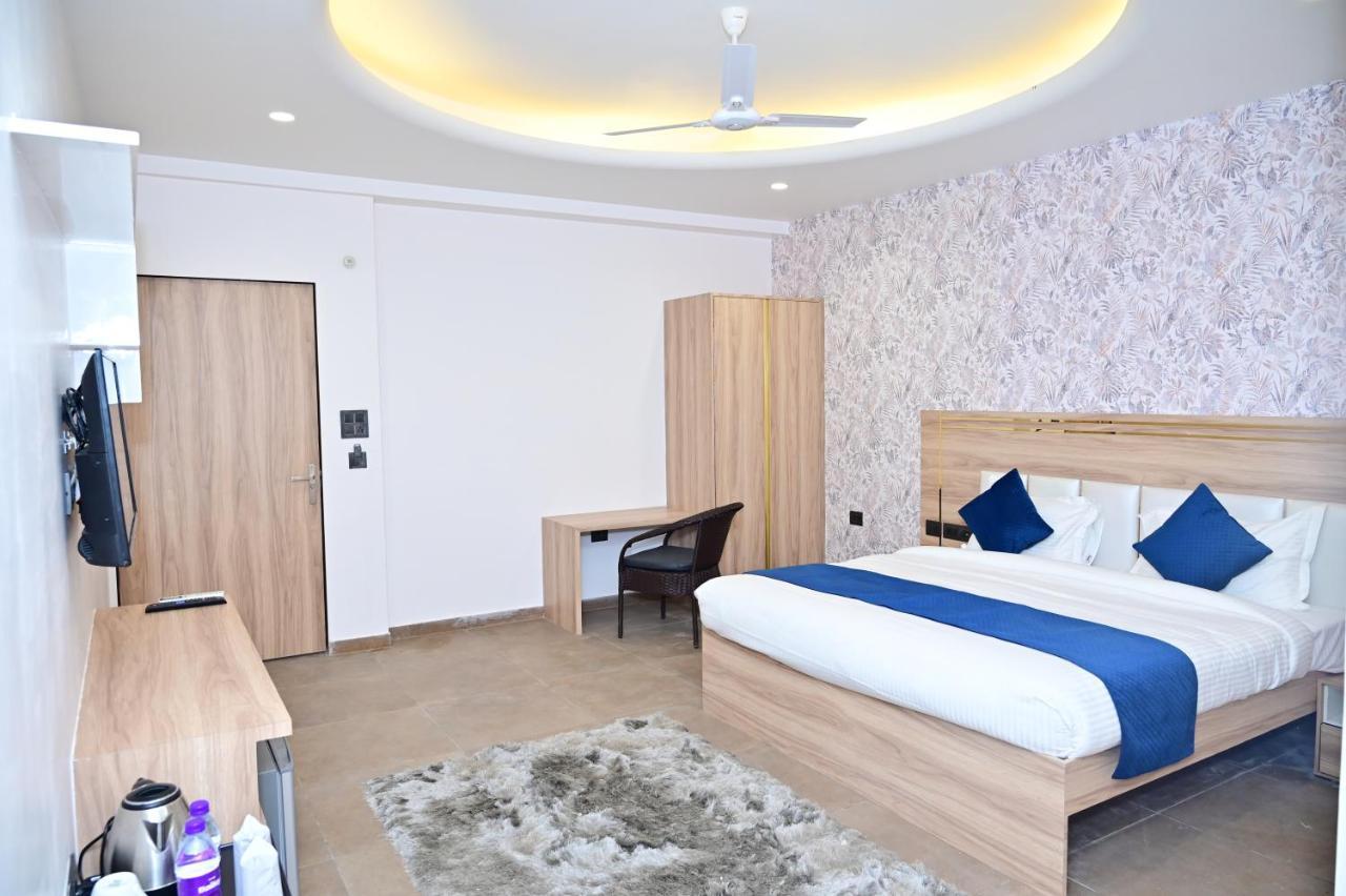 The Dwelling Inn Greater Noida Exteriér fotografie