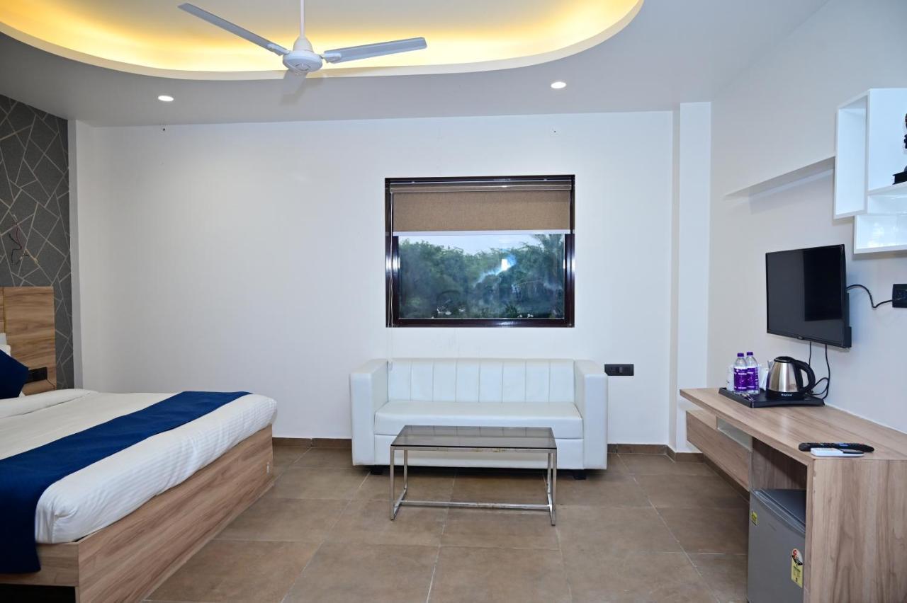 The Dwelling Inn Greater Noida Exteriér fotografie