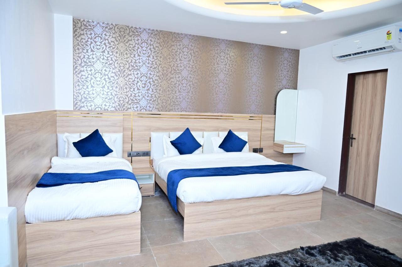 The Dwelling Inn Greater Noida Exteriér fotografie