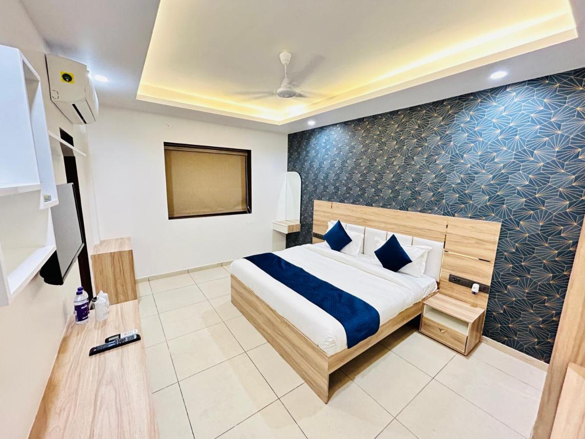 The Dwelling Inn Greater Noida Exteriér fotografie