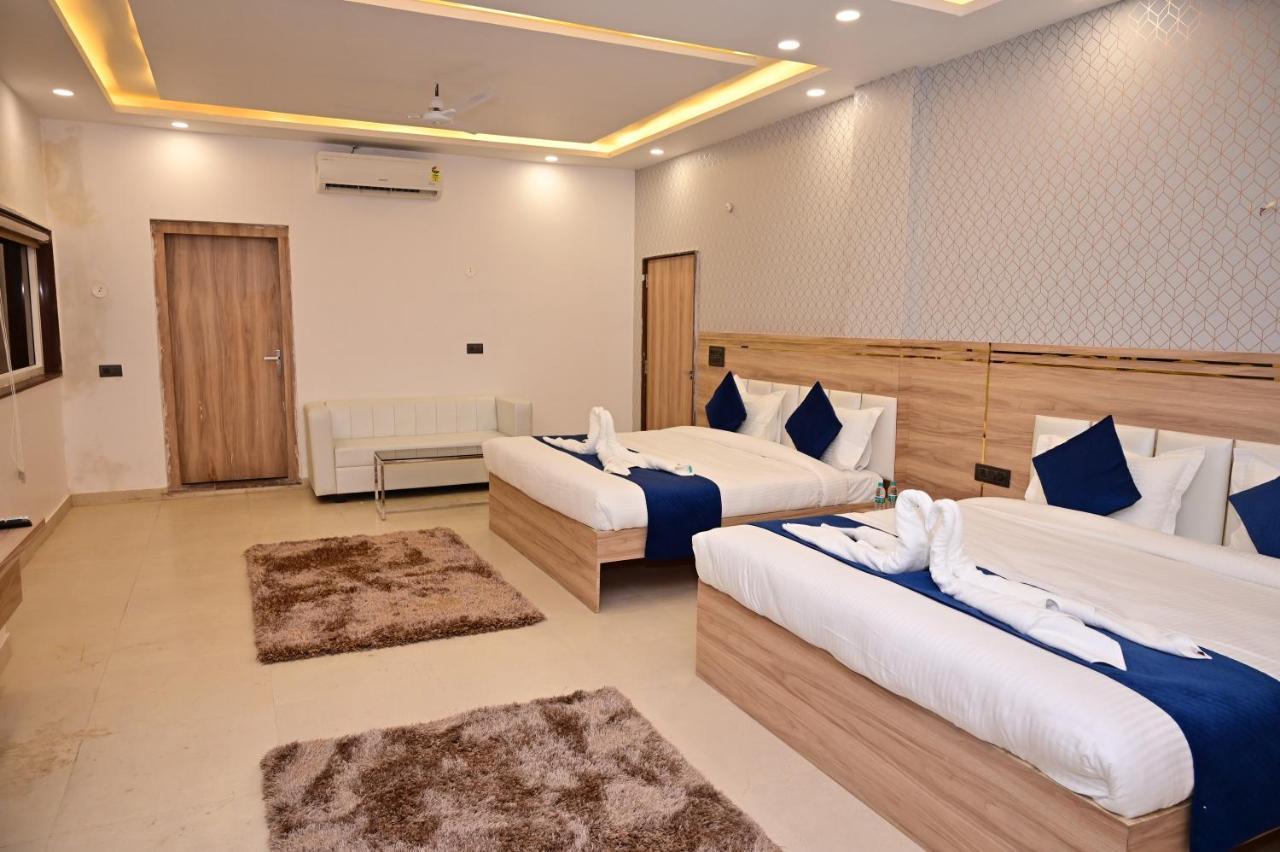 The Dwelling Inn Greater Noida Exteriér fotografie