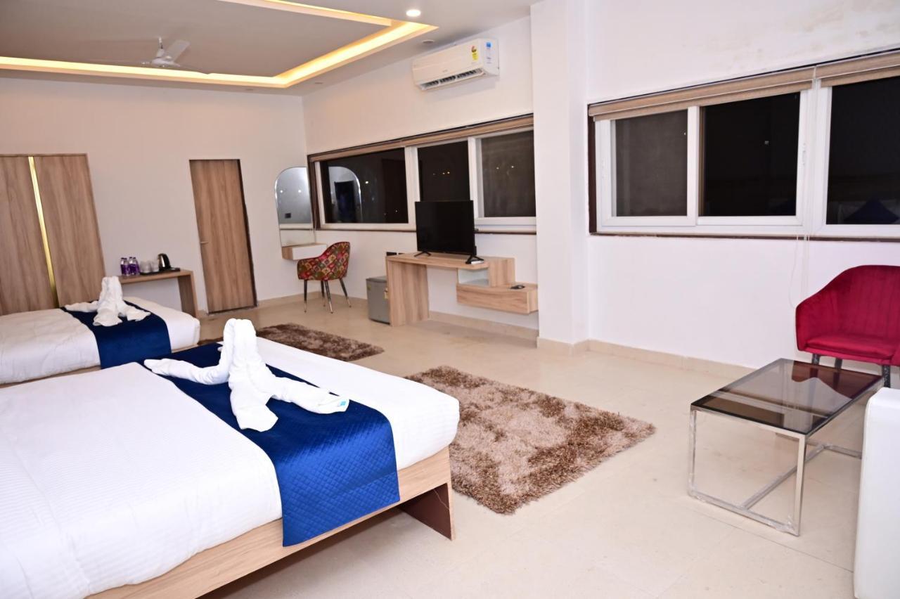 The Dwelling Inn Greater Noida Exteriér fotografie