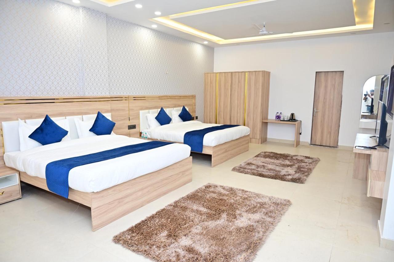 The Dwelling Inn Greater Noida Exteriér fotografie
