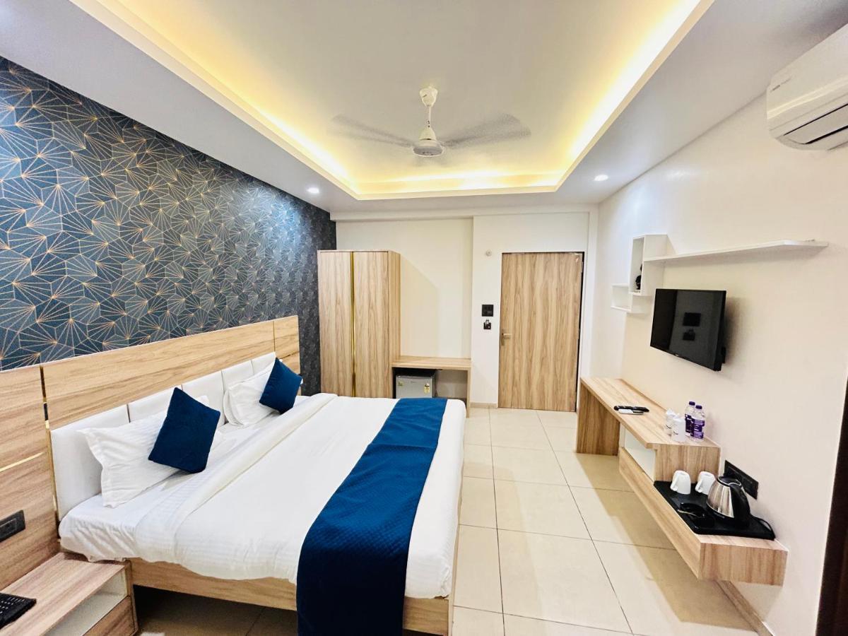 The Dwelling Inn Greater Noida Exteriér fotografie