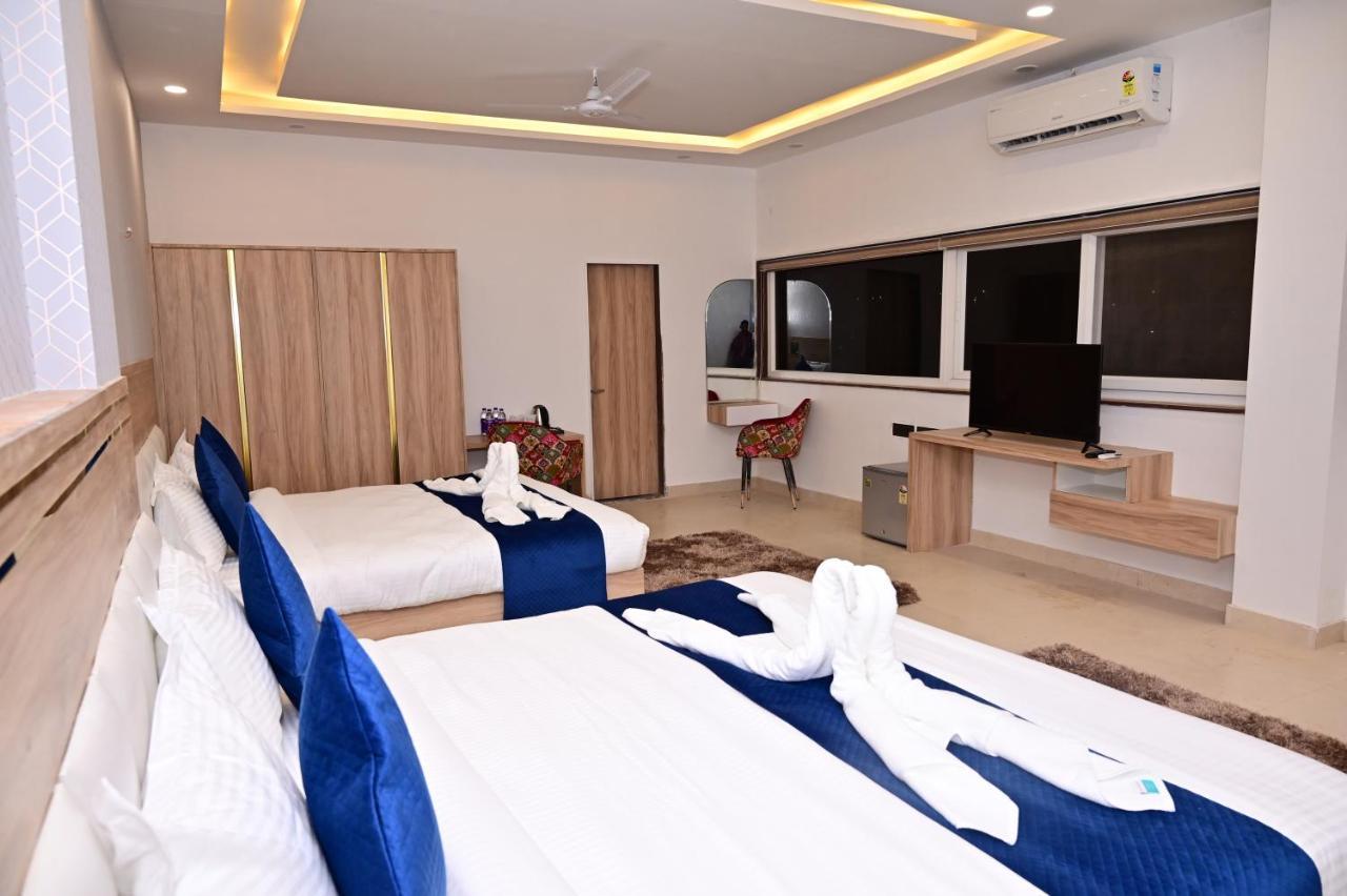 The Dwelling Inn Greater Noida Exteriér fotografie