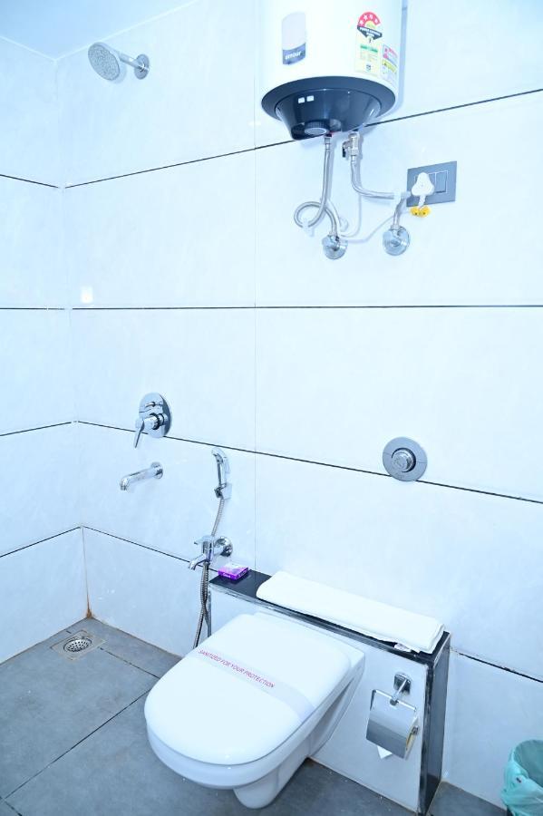 The Dwelling Inn Greater Noida Exteriér fotografie